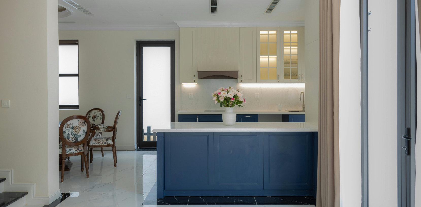 Kitchen door vinyl wrapping service near me in Dubai by the best wrapping services