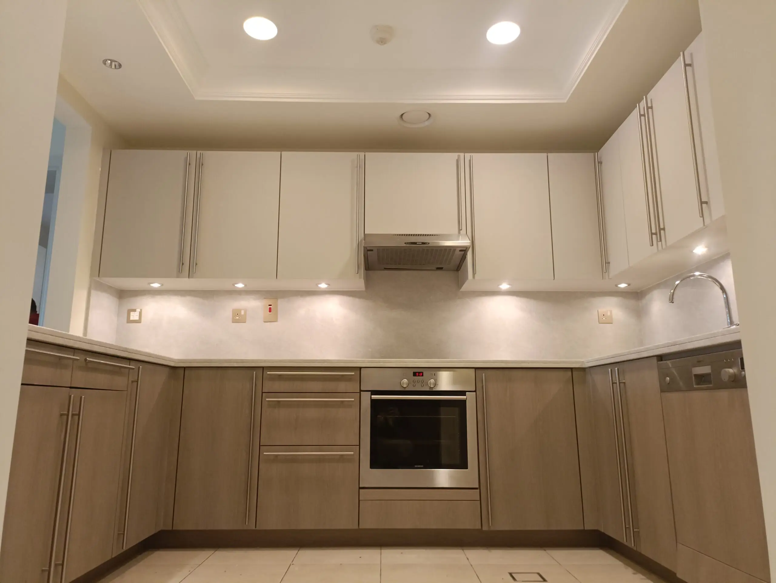 Matte vs Gloss Vinyl Wrap Which Finish is Best for Your Dubai Home